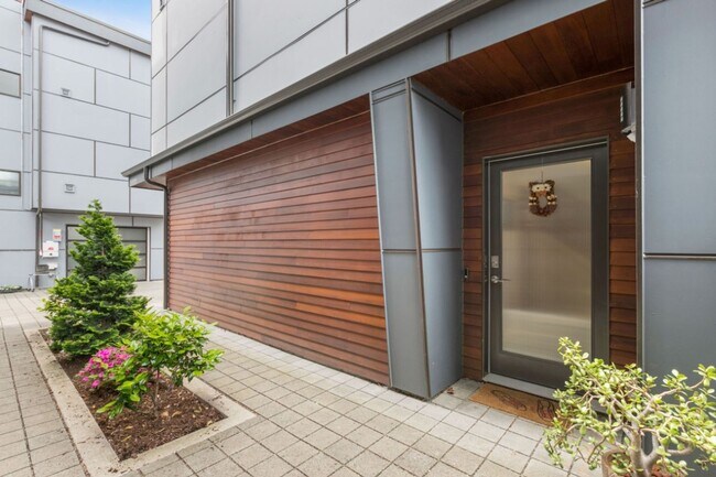 Building Photo - 3Bd/3Ba Seattle Townhome