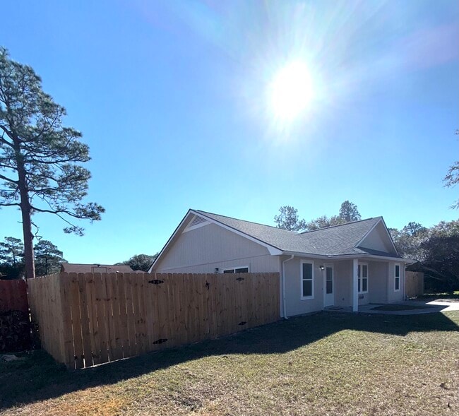 Building Photo - 620 Scott St