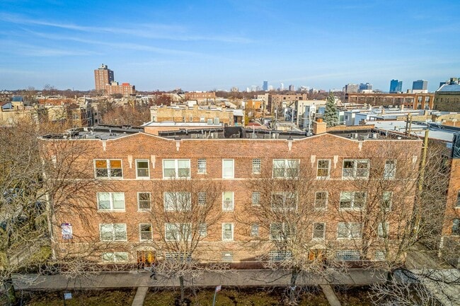 Building Photo - 1214 W Waveland Ave