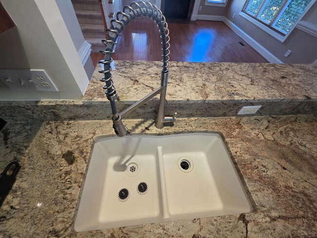 Building Photo - Spacious 4-Bedroom Home for Rent in Kings Grant Fayetteville – 15 Minutes from Fort Bragg