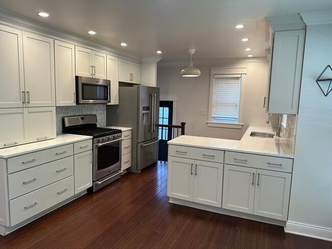 Building Photo - Webster Schools, Charming 2BD 2Bth Home Co...
