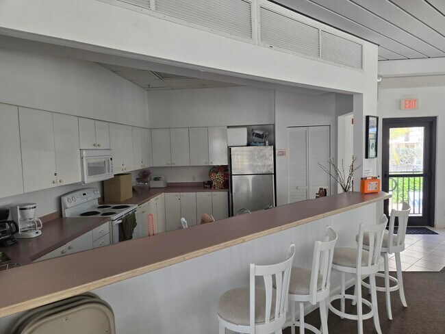 Building Photo - 5460 N Ocean Dr