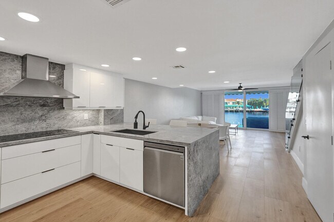 Building Photo - 876 Jeffery St