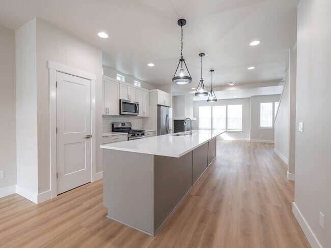 Building Photo - 9389 SW Eunice Ln