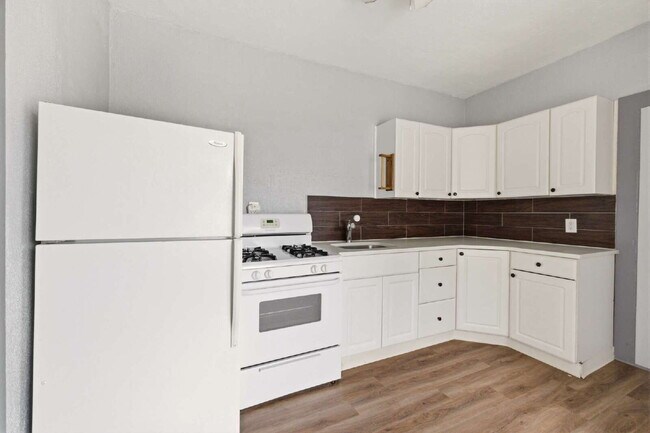 Building Photo - 1 Bed 1 Bath in Delmar Parkway!