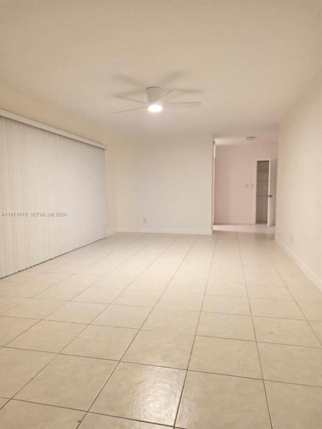 Building Photo - 9490 E Bay Harbor Dr