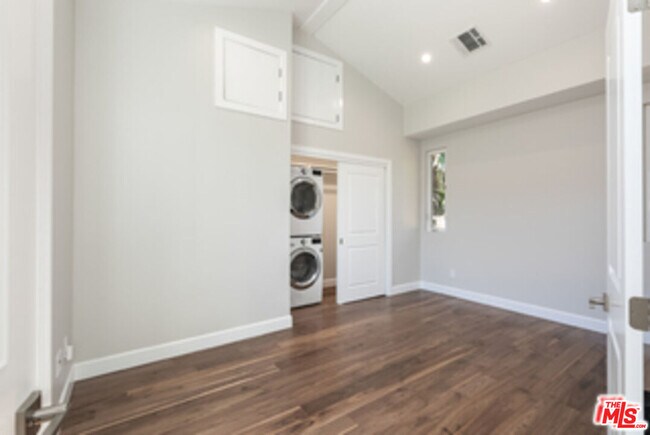 Building Photo - 7851 Airlane Ave