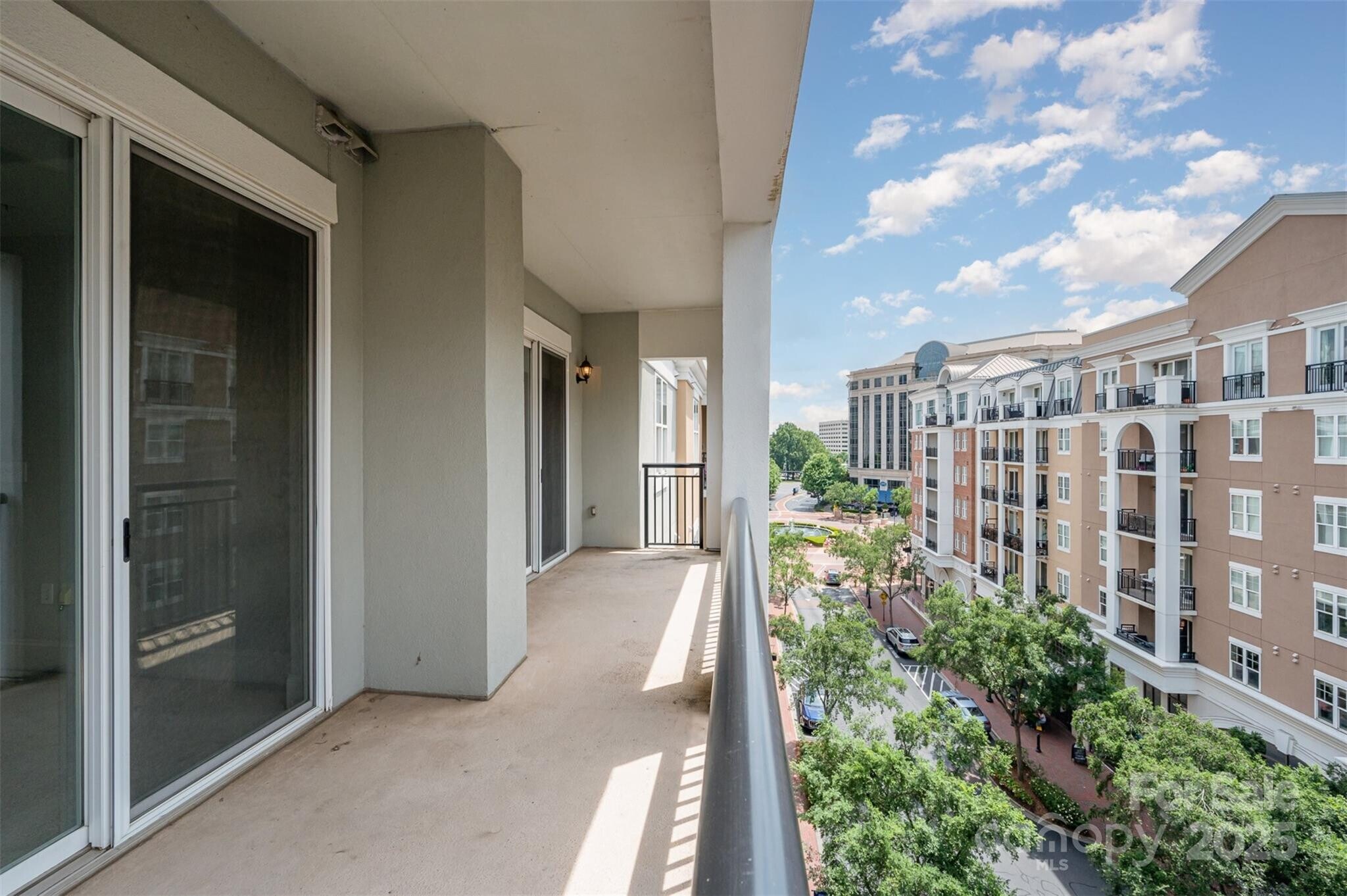 Building Photo - 4625 Piedmont Row Dr