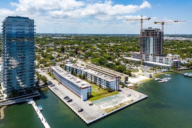 Building Photo - 4500 N Flagler Dr