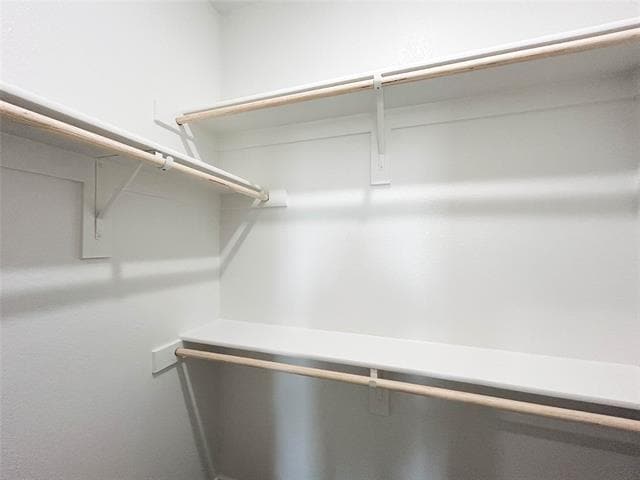 Building Photo - 2121 Luna Dr