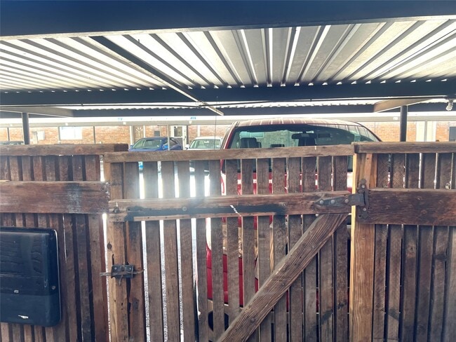 Building Photo - 14333 Memorial Dr