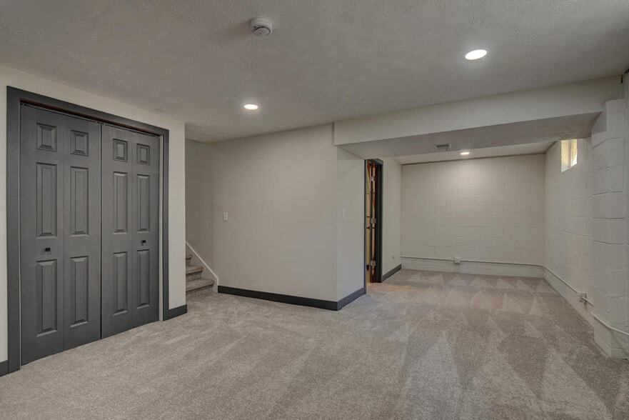 Basement - 11680 Meredith Ave