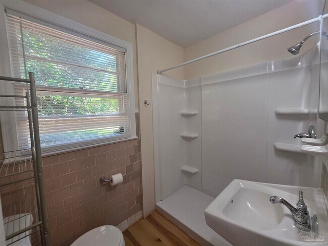 Building Photo - 35 Kennington Dr