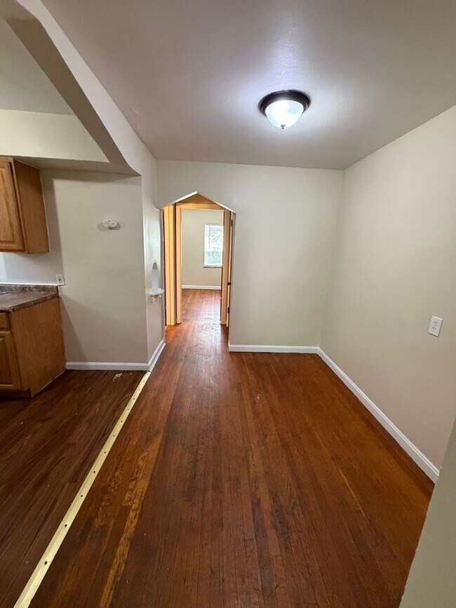 Building Photo - 5016 Newfield Ave