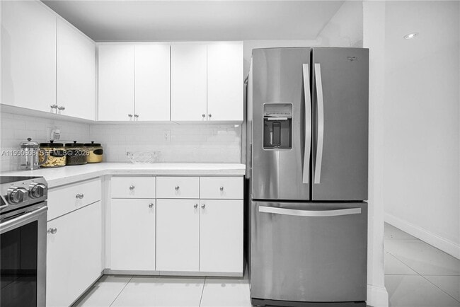 Building Photo - 240 W 68th St