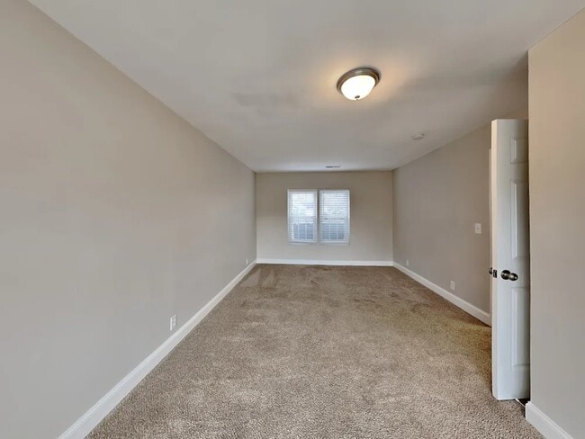 Building Photo - 915 Red Feather Trail