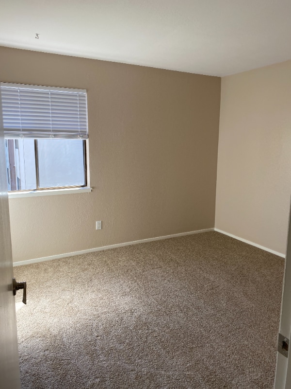 Building Photo - 2055 Sierra Rd