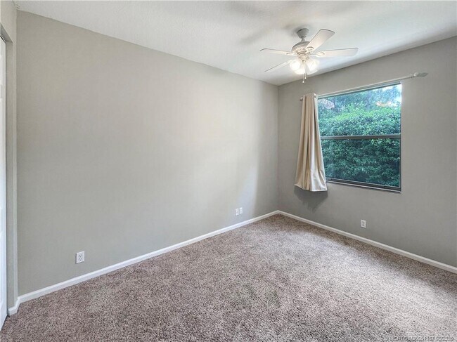 Building Photo - 2662 SW Newberry Ct