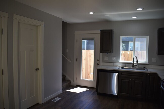 Building Photo - A St Townhomes