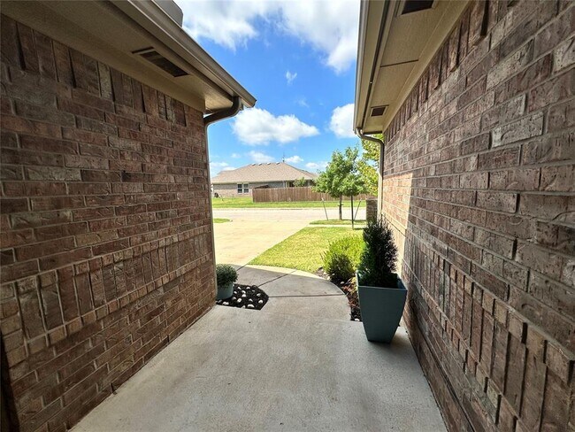 Building Photo - 2328 NW 191st Ct