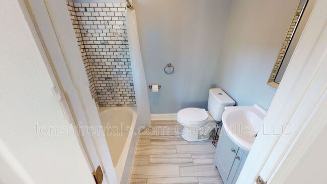 Building Photo - 217 Brockman Ave