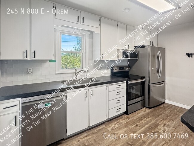 Building Photo - 245 N 800 E
