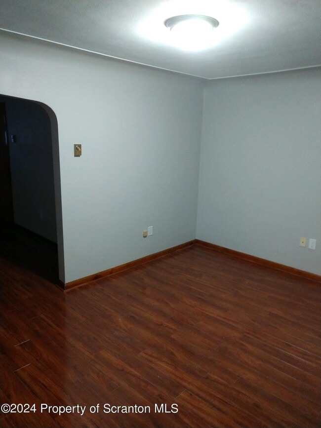 Building Photo - 1357 N Main Ave