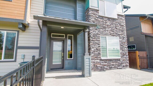 Building Photo - Beautiful 3BD Home in Orchards with Modern, Thoughtful Finishes & a Fenced Yard!