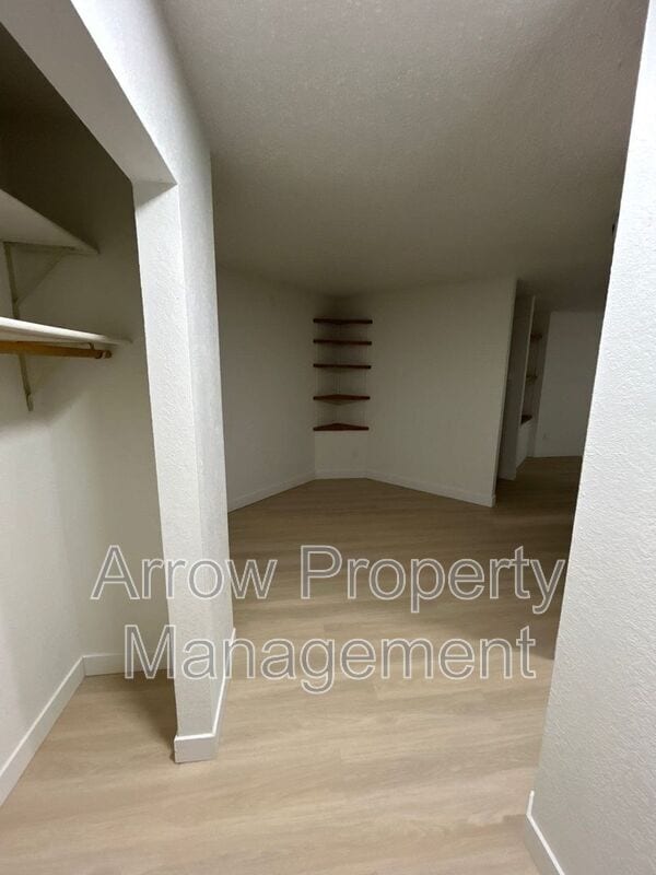 Building Photo - 205 E Arbor Ave