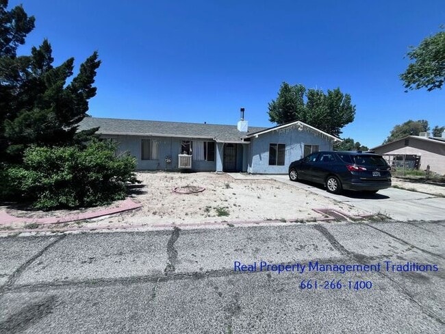 Primary Photo - ****COMING SOON**** 3 + 2 on half acre par...
