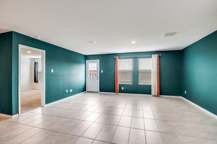 Building Photo - 5421 Rockrose Ln