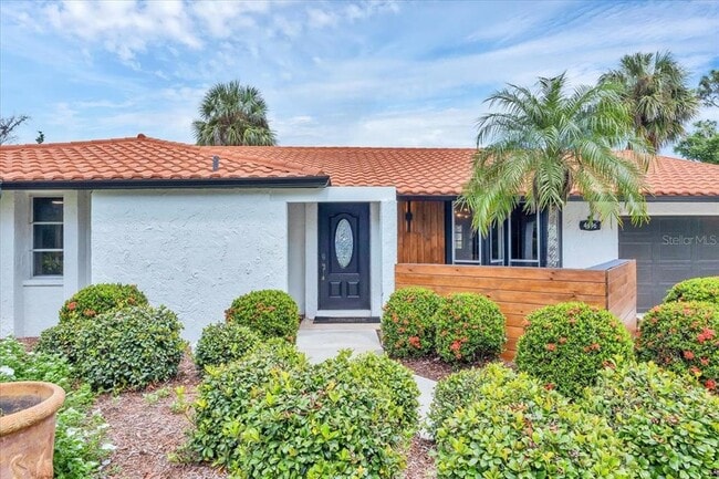 Building Photo - 4696 Pompano St