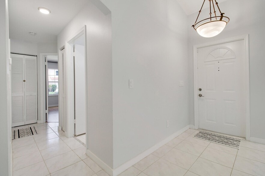 Building Photo - 7333 Burgess Dr