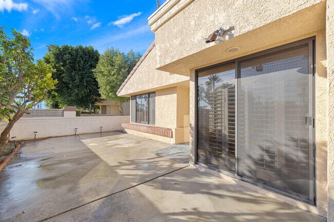 Building Photo - 41710 Colada Ct