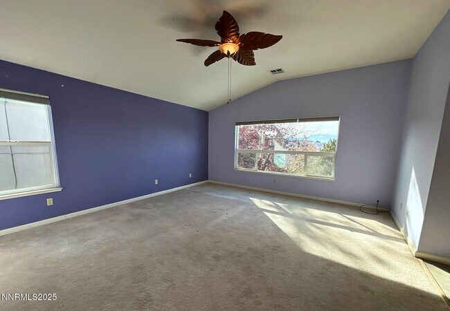 Building Photo - 1685 Southview Dr