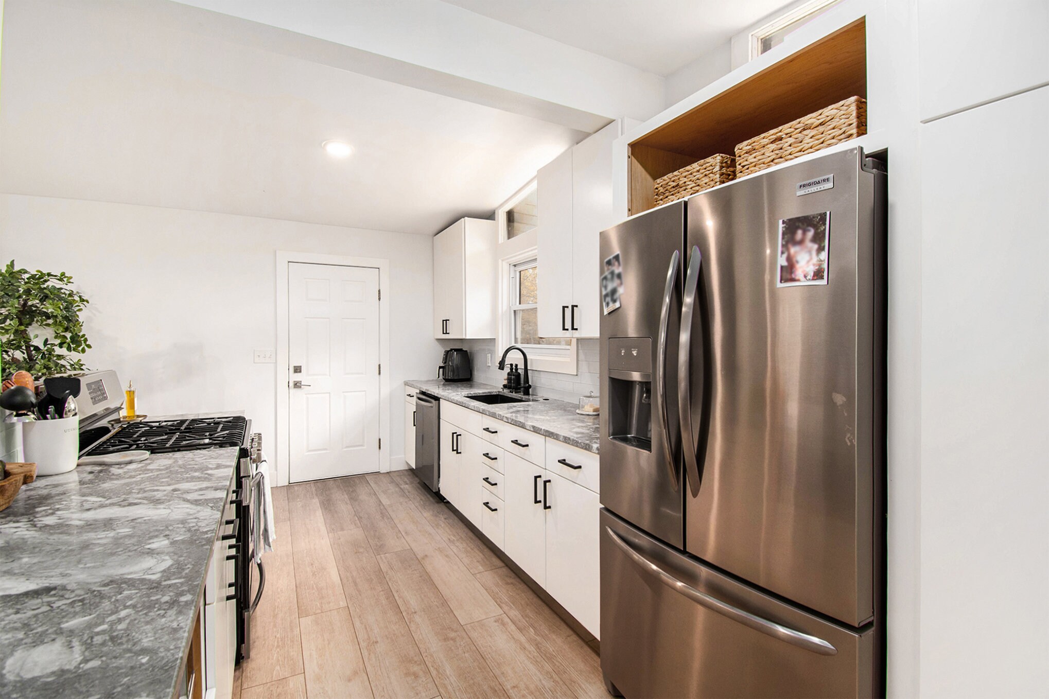 Building Photo - 1155 Carpenter Ave NW