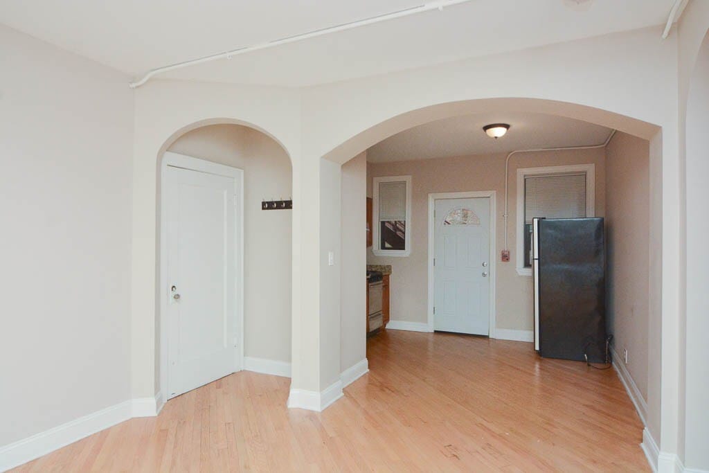 Building Photo - 899 Green Bay Rd