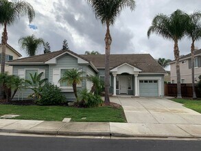 Building Photo - Beautiful Single Story Rose Garden Home / ...