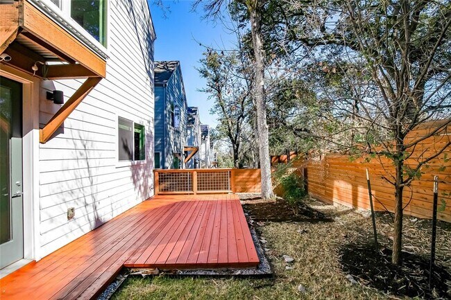 Building Photo - 3211 Aldwyche Dr