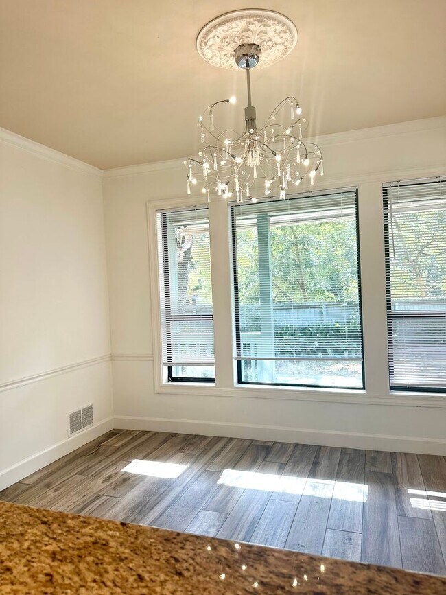 Building Photo - White Oak Common 3BR 2 1/2BA