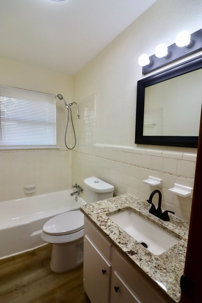 Building Photo - FOR LEASE in Brock ISD!! Updated 3 BR - 2 ...
