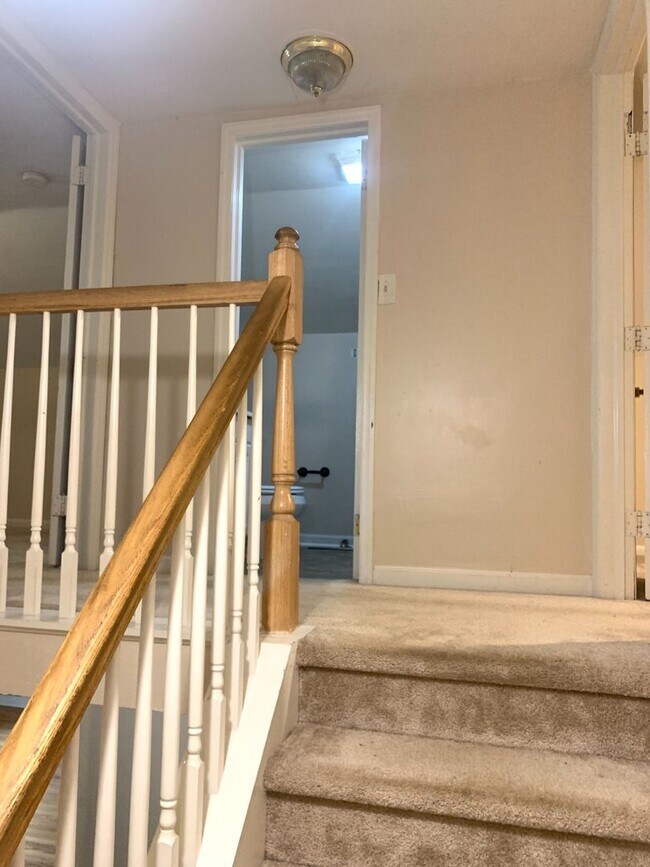 Building Photo - 4 bedroom single-family house near Cameron...