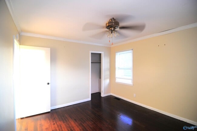 Building Photo - 1702 Truman Dr NE