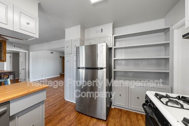 Building Photo - 303 Marquis Ln