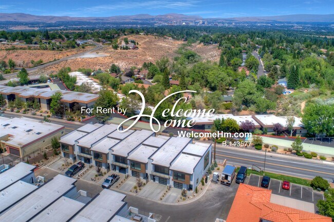 Building Photo - Coming Soon - NEWER Luxury Town Home Centr...