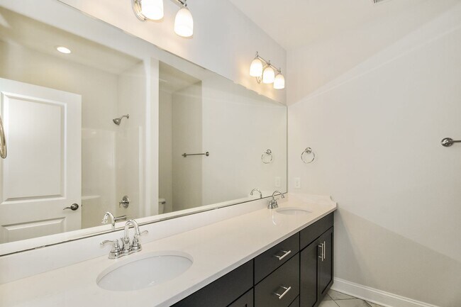 Building Photo - Beautiful Home in Wilmington - $200 Off First Month Rent (If Approved)