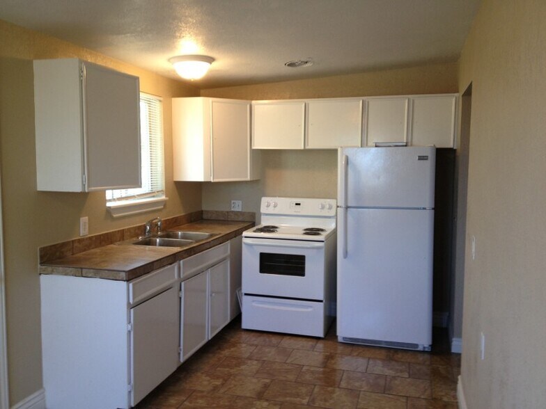 Building Photo - 3532 Valley Heights Dr