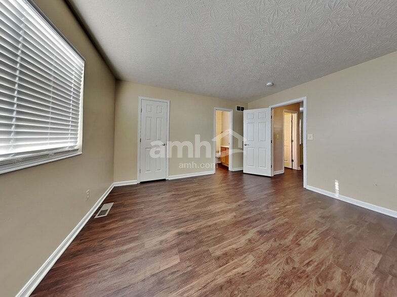 Building Photo - 10725 Hanover Ct