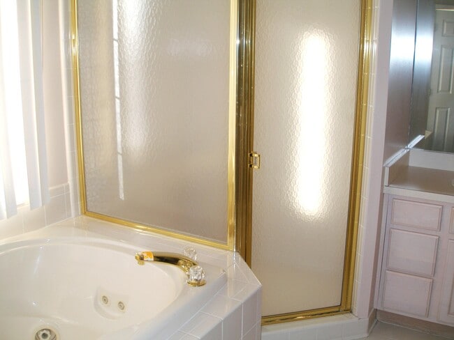 Building Photo - 45866 Fountain View Dr