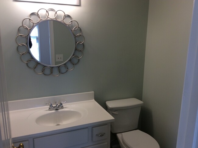 Building Photo - Updated Townhouse in Roswell/Alpharetta area